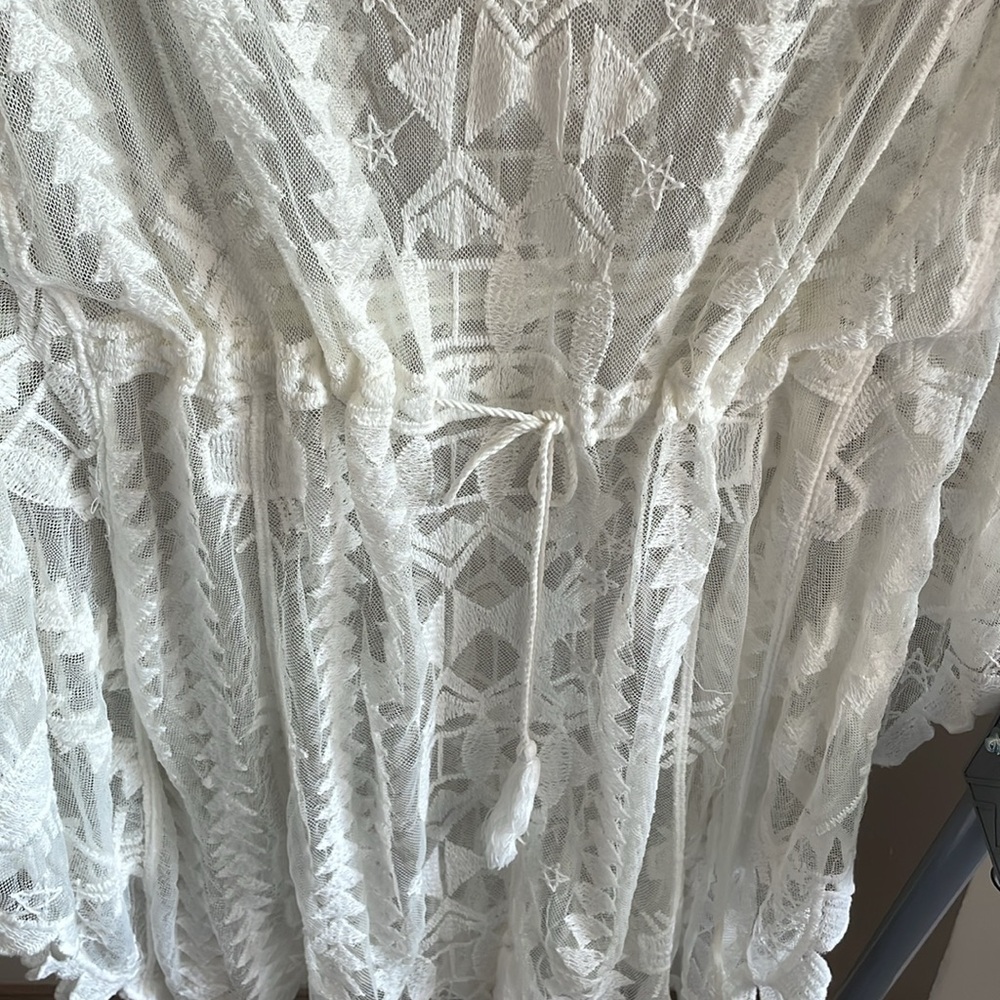 Beach cover up boho top concert embroidery light weight easy to travel versatil - Picture 4 of 8